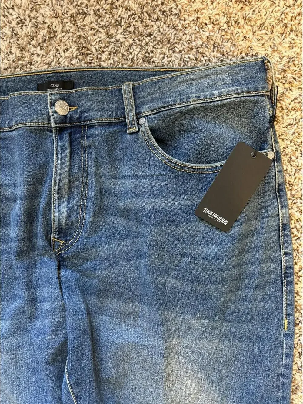True Religion Men’s Geno Relaxed Slim SN Flap Medium Blue Jeans Size 44x32 NEW